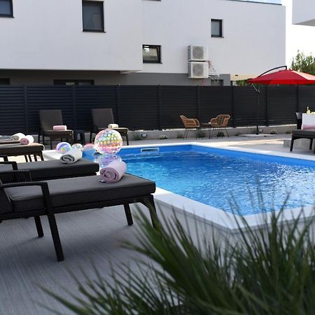 B1Villa スリマ エクステリア 写真