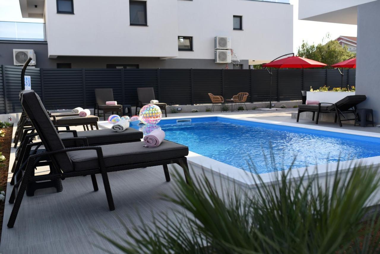 B1Villa スリマ エクステリア 写真